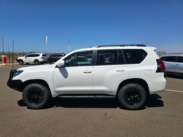 2021 Toyota Prado DSL WGN AT GXL Glacier White
