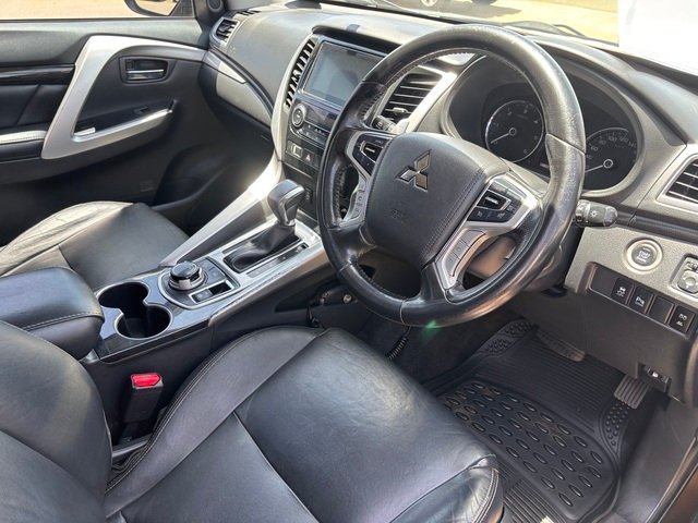 2016 MITSUBISHI PAJERO 2016 MITSUBISHI PAJERO GLX LWB (4x4) 5 SP AUTO SPORTS MODE 4D WAGON DT4 DIESEL