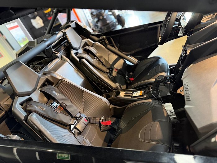 2024 Can-Am Maverick X3 X DS Turbo RR Maverick Black