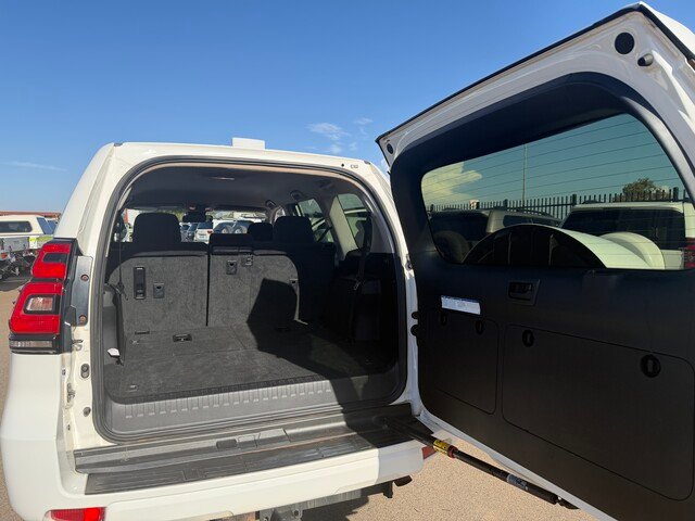 2017 Toyota Prado PRADO DSL WGN A/T GX 4277430 002