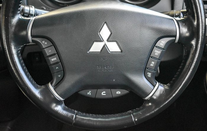 2017 Mitsubishi Pajero GLX