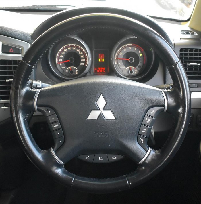 2017 Mitsubishi Pajero GLX