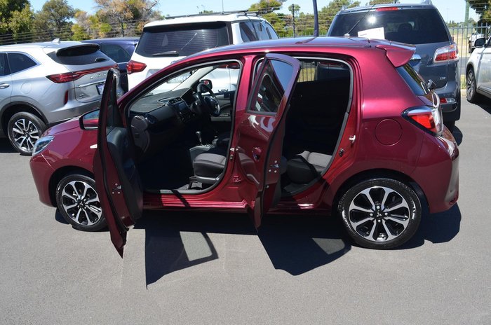 2021 Mitsubishi Mirage LS