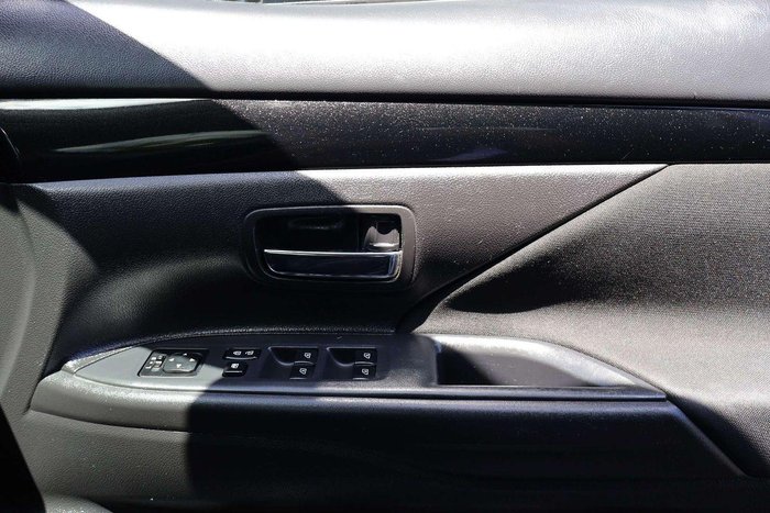 2018 Mitsubishi Outlander ES