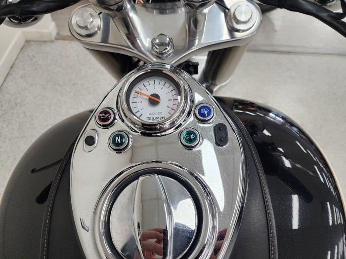 2008 Triumph SPEEDMASTER CREAM