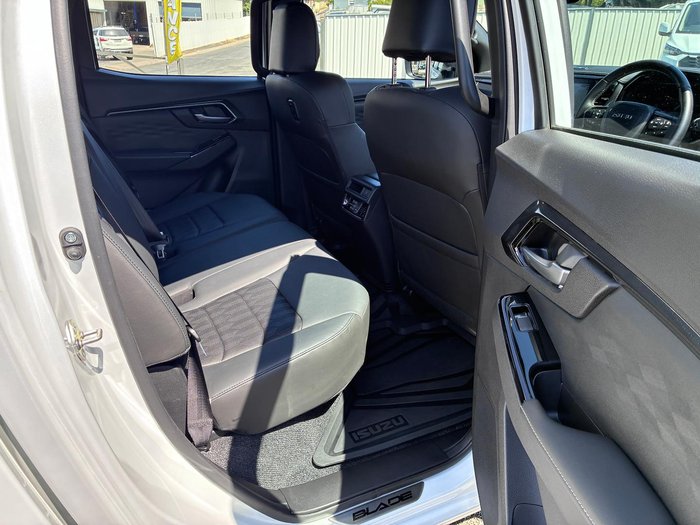 2025 Isuzu D-MAX BLADE