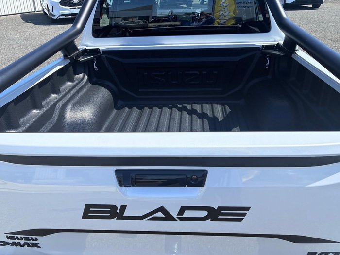 2025 Isuzu D-MAX BLADE