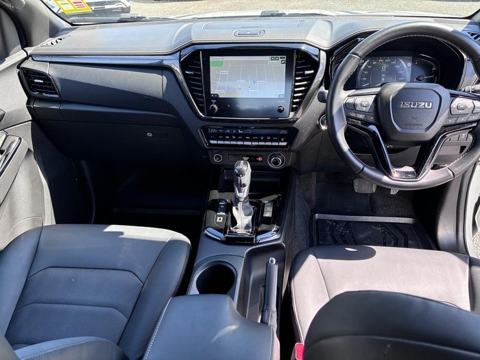 2025 Isuzu D-MAX BLADE