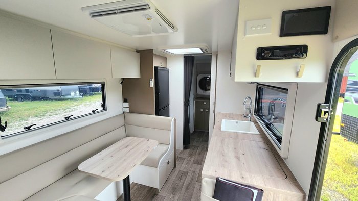 2026 New Age Caravans My26 Owl Expedition 19’