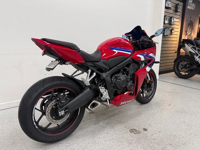 2025 Honda CBR650R Red