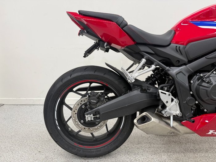 2025 Honda CBR650R Red