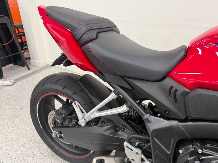 2025 Honda CBR650R Red