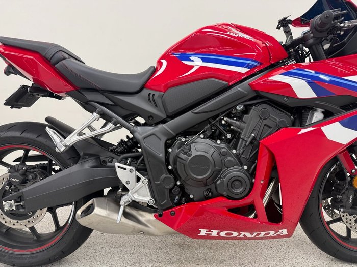 2025 Honda CBR650R Red