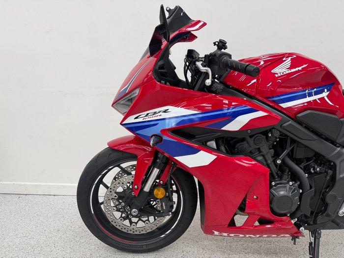2025 Honda CBR650R Red