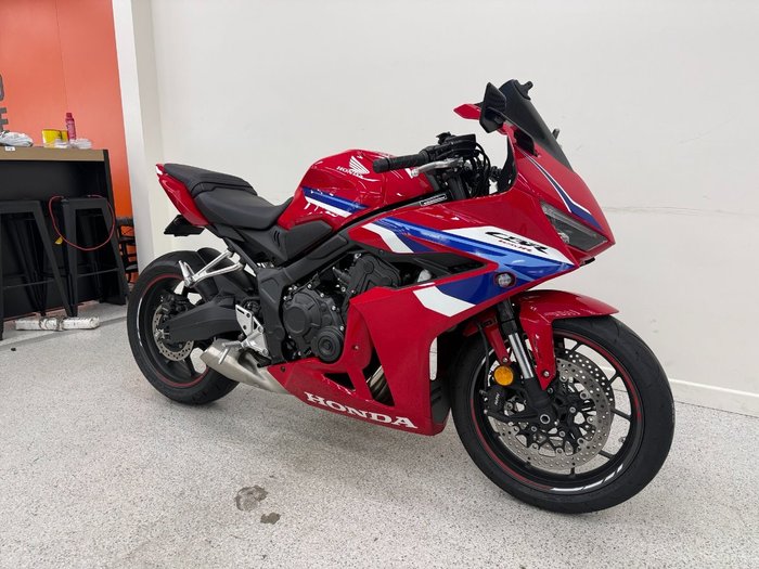 2025 Honda CBR650R Red