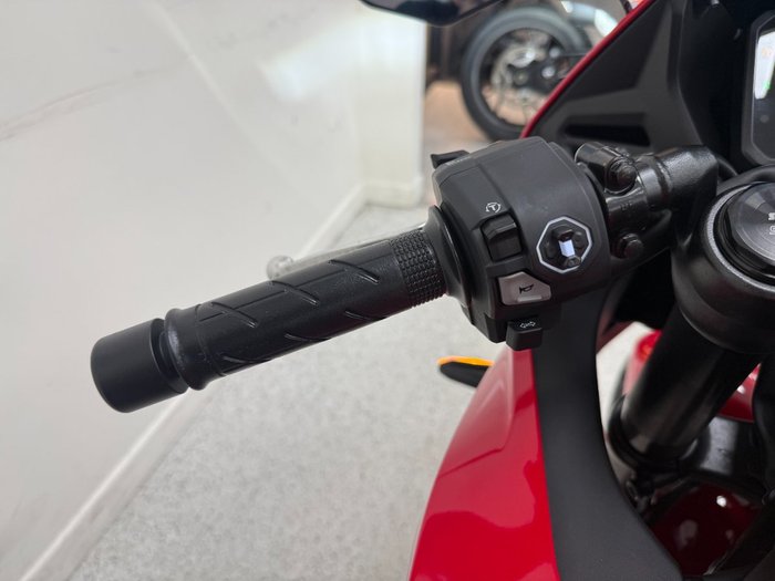 2025 Honda CBR650R Red