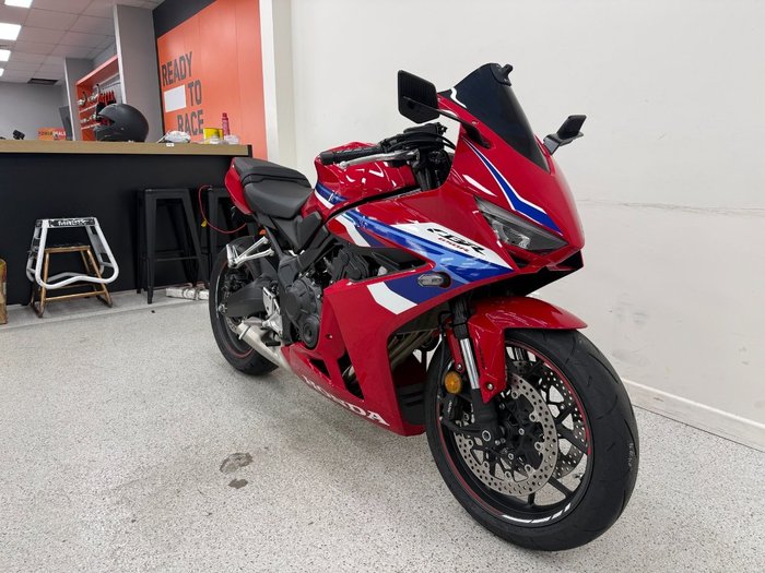2025 Honda CBR650R Red