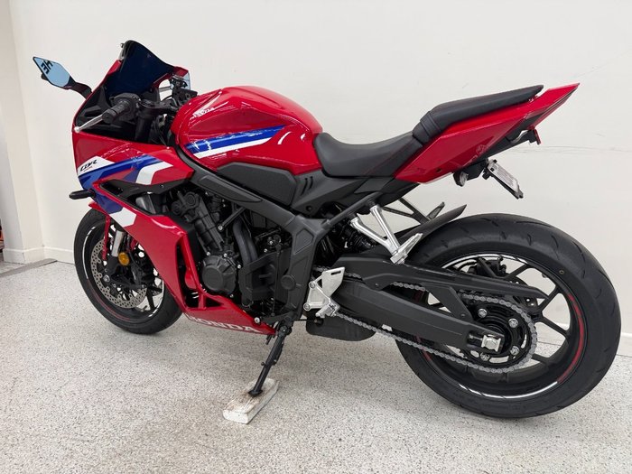 2025 Honda CBR650R Red