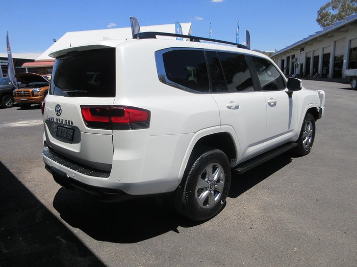 2023 Toyota Landcruiser VX