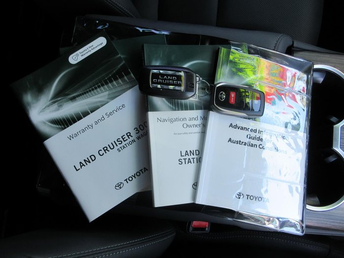 2023 Toyota Landcruiser VX