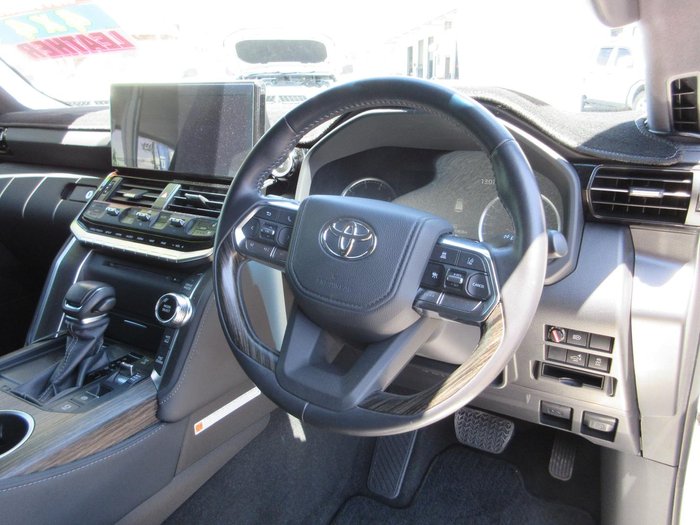 2023 Toyota Landcruiser VX