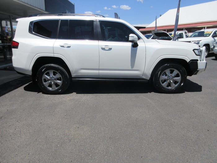 2023 Toyota Landcruiser VX