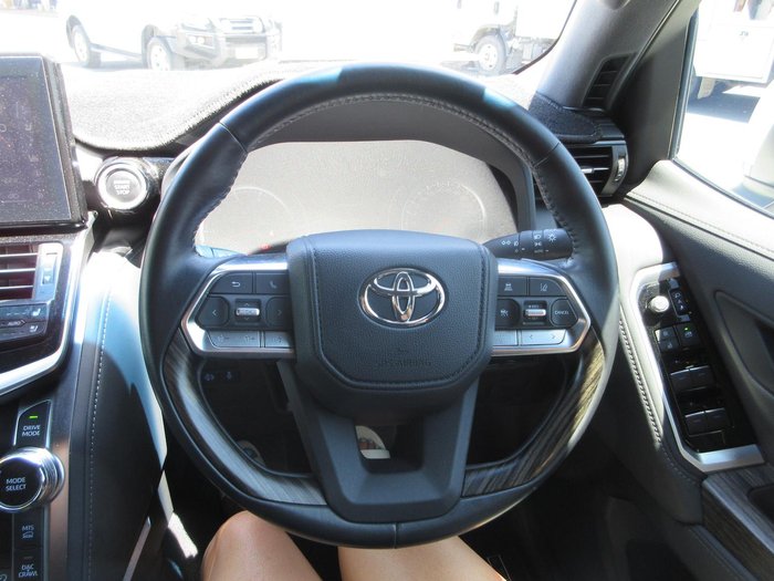 2023 Toyota Landcruiser VX