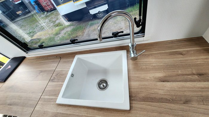 2026 New Age Caravans Manta Ray Expedition 18' My26