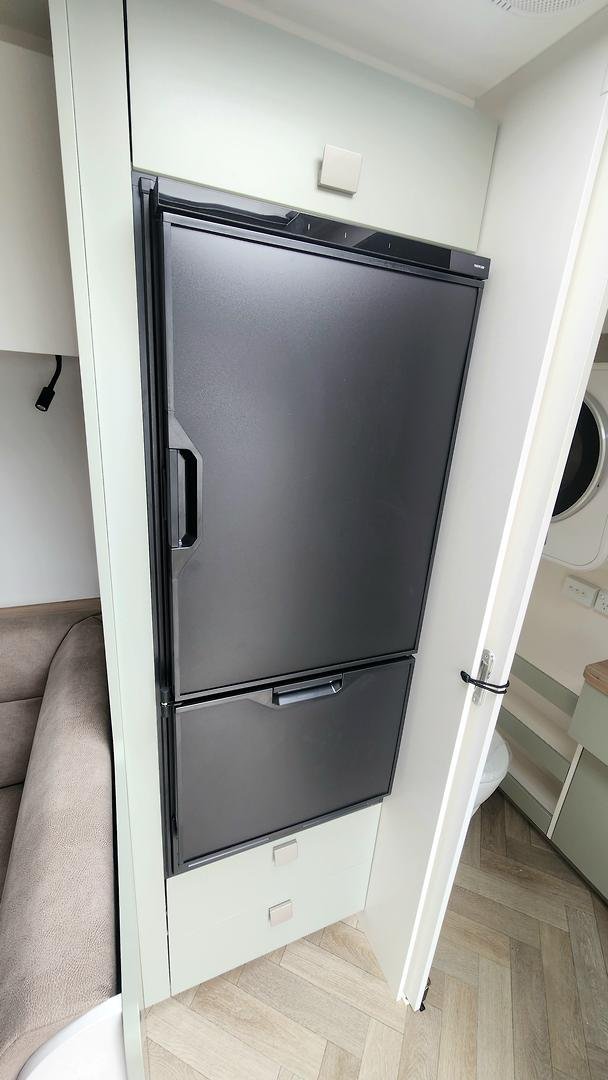 2026 New Age Caravans Manta Ray Expedition 18' My26