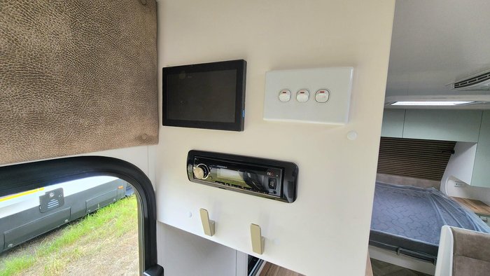 2026 New Age Caravans Manta Ray Expedition 18' My26