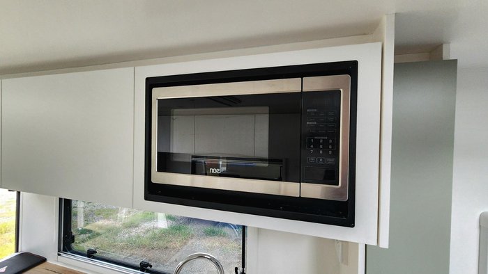 2026 New Age Caravans Manta Ray Expedition 18'