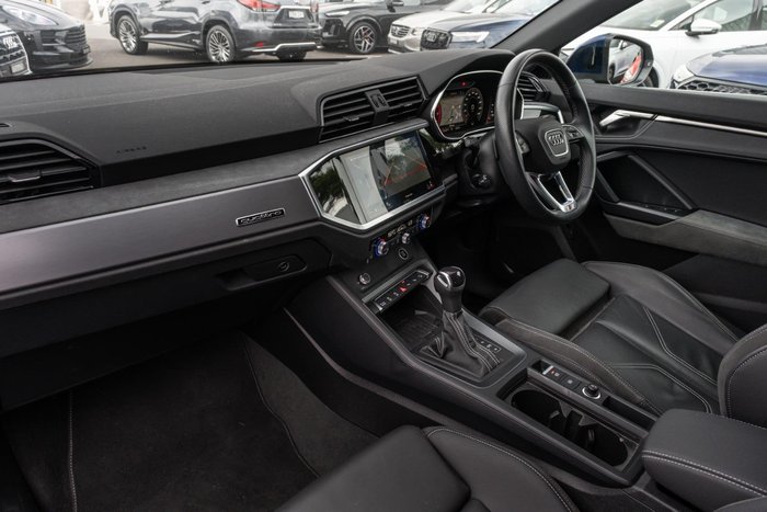 2022 Audi Q3 40 TFSI S line