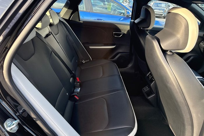 2025 Kia K4 GT-Line CL4m MY26 Aurora Black Pearl (ABP)