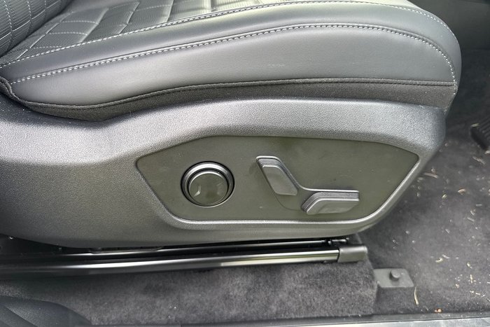 2025 Kia Tasman X-Line TK MY26 4X4 Dual Range Clear White (UD)