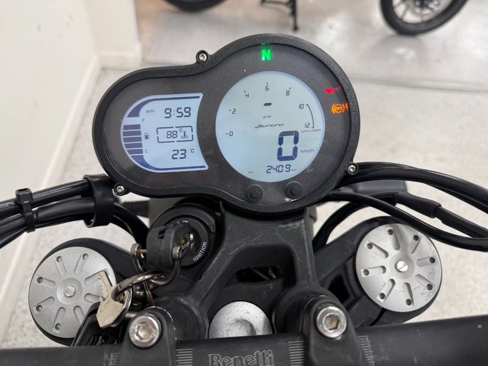 2018 Benelli LEONCINO (ABS) Red