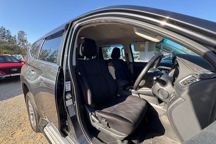 2023 Mitsubishi Pajero Sport GLX