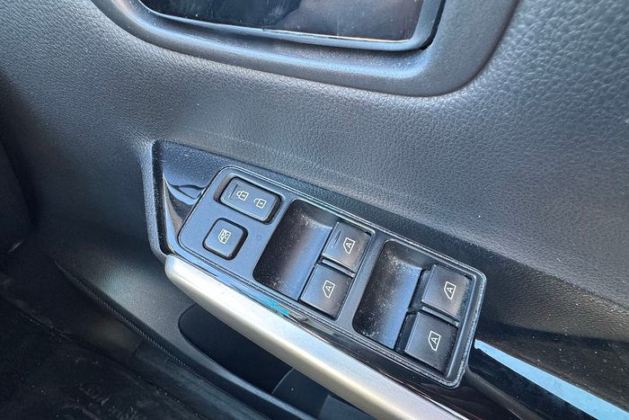 2023 Mitsubishi Pajero Sport GLX