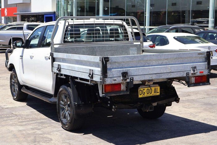 2022 Toyota Hilux SR