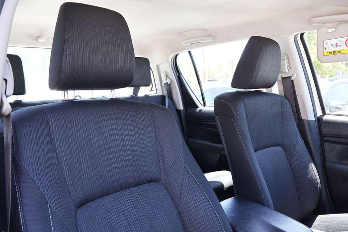 2022 Toyota Hilux SR