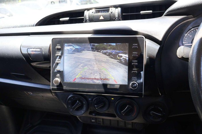 2022 Toyota Hilux SR