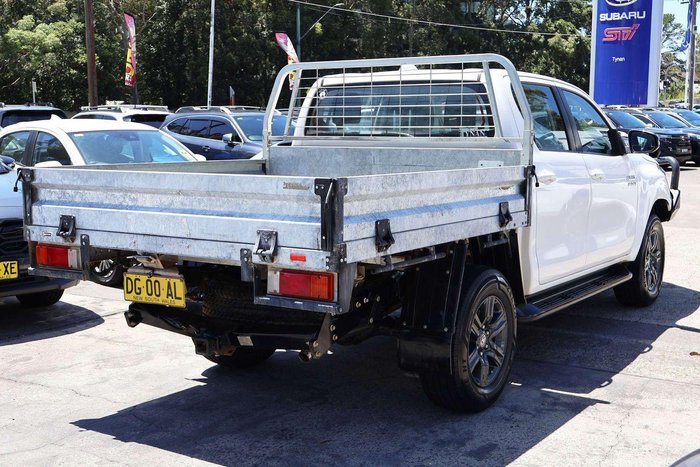 2022 Toyota Hilux SR