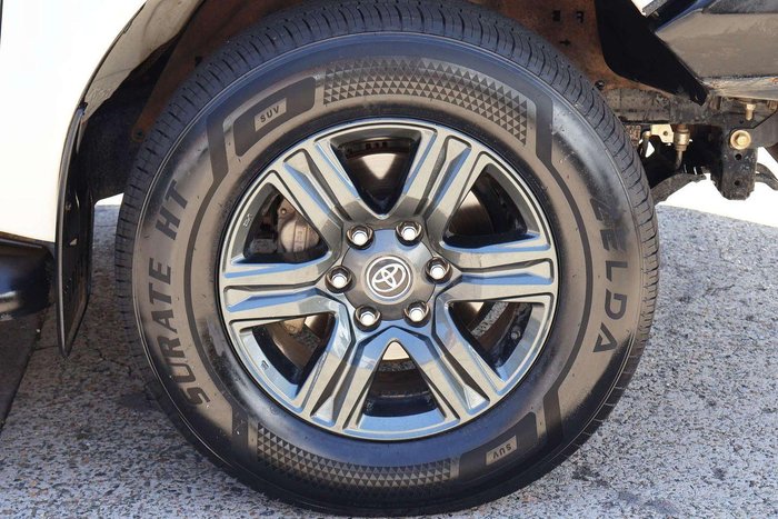 2022 Toyota Hilux SR