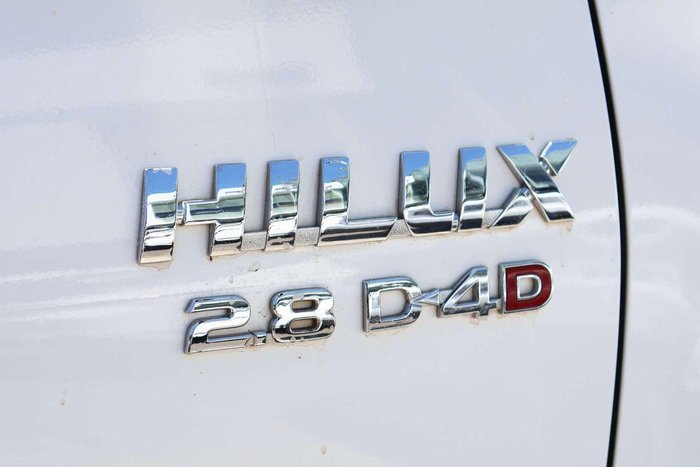 2022 Toyota Hilux SR