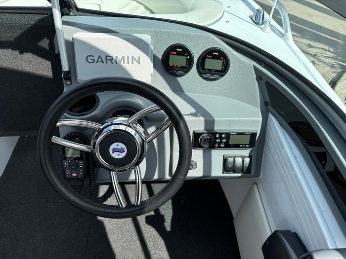 2026 QUINTREX 520 Cruiseabout Pro