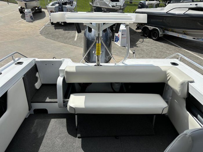 2026 QUINTREX 520 Cruiseabout Pro