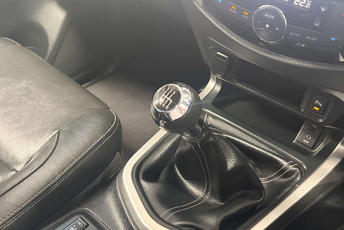 2017 Nissan Navara ST-X