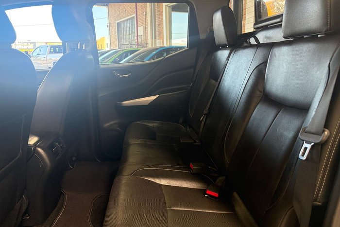 2017 Nissan Navara ST-X