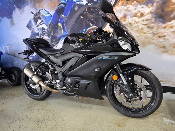 2023 Yamaha YZF-R3 BLACK