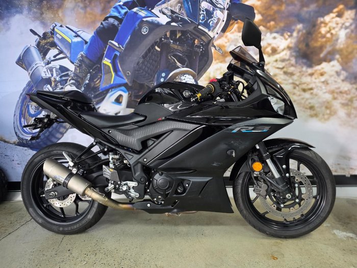 2023 Yamaha YZF-R3 BLACK