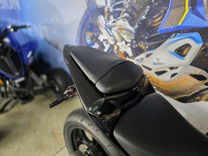 2023 Yamaha YZF-R3 BLACK